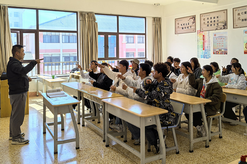 徐润刚在上课。beat365英国官方网站供图