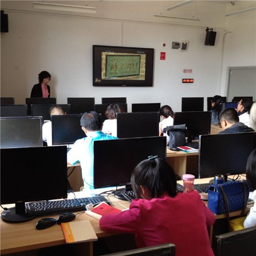 图为学习召存信同志活动现场